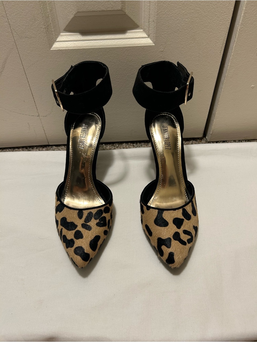 JLo Jennifer Lopez leopard-print calf hair ankle-strap pumps sz 7 M